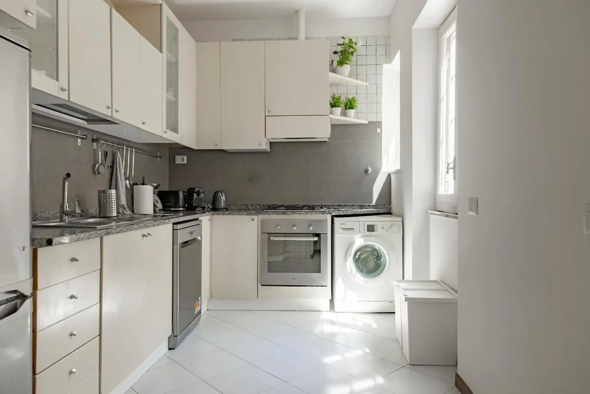 Apartment La Dolce Vita - Elegant Retreat In The Heart Of Rom